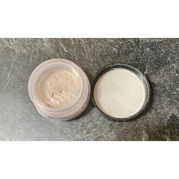 bareMinerals ORIGINAL LOOSE POWDER FOUNDATION SPF 15 Fair 01 - Picture 5 of 6